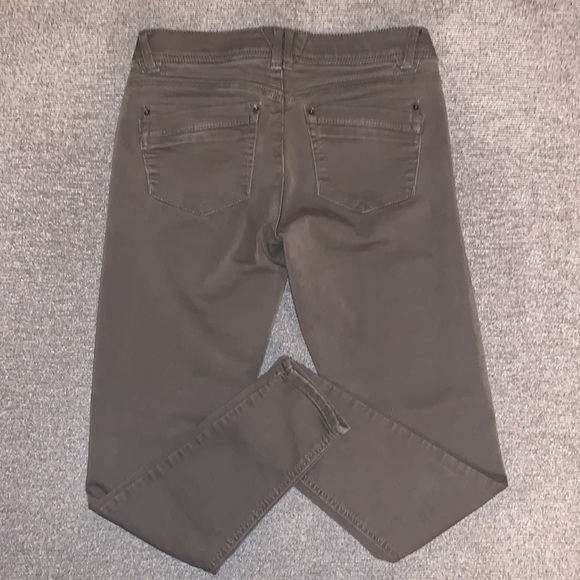 Democracy Jeans - Picture 2 of 8